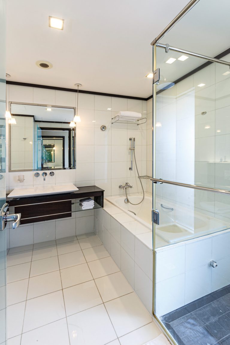 Photographe hotel, photographe hotellerie : chambre, suite, accueil, restauration, piscine, spa, portrait... Photos pour location saisonnière comment procéder