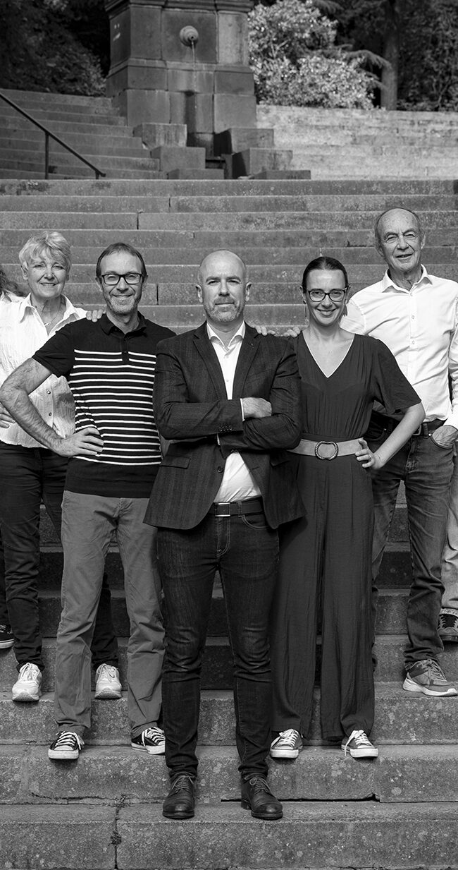 Photographe professionnel famille à Rennes. Photographe professionnel pour événementiel familiale : Stéphane Clément YaPasPhoto, shooting en Studio et en extérieur à la lumière natuelle. Photographe pro à Rennes, Nantes, Vannes, Saint-Malo (Bretagne, Paris, international).