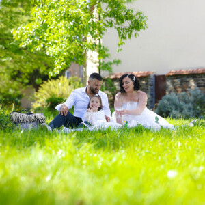 Photographe professionnel famille à Rennes. Photographe professionnel pour événementiel familiale : Stéphane Clément YaPasPhoto, shooting en Studio et en extérieur à la lumière natuelle. Photographe pro à Rennes, Nantes, Vannes, Saint-Malo (Bretagne, Paris, international).